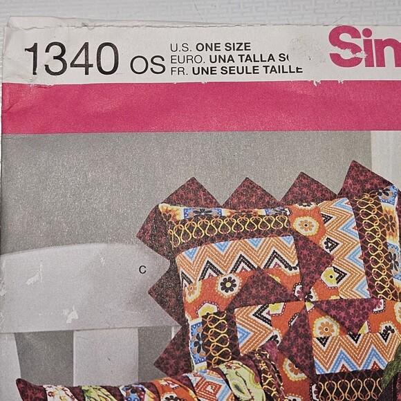 Simplicity Pattern #1340 Decorative Patchwork Pillows Square Rectangle Uncut - Picture 3 of 7